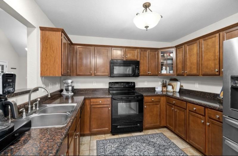 1036 Freedom Dr - Photo 7 of 13