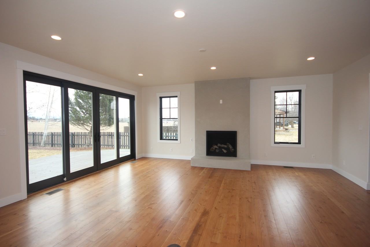 1023 Creekview Dr - Photo 6 of 18