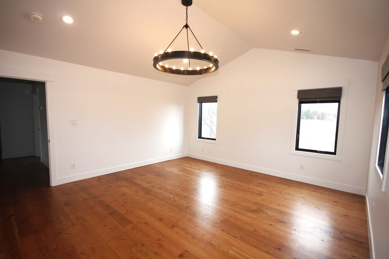 1023 Creekview Dr - Photo 7 of 18