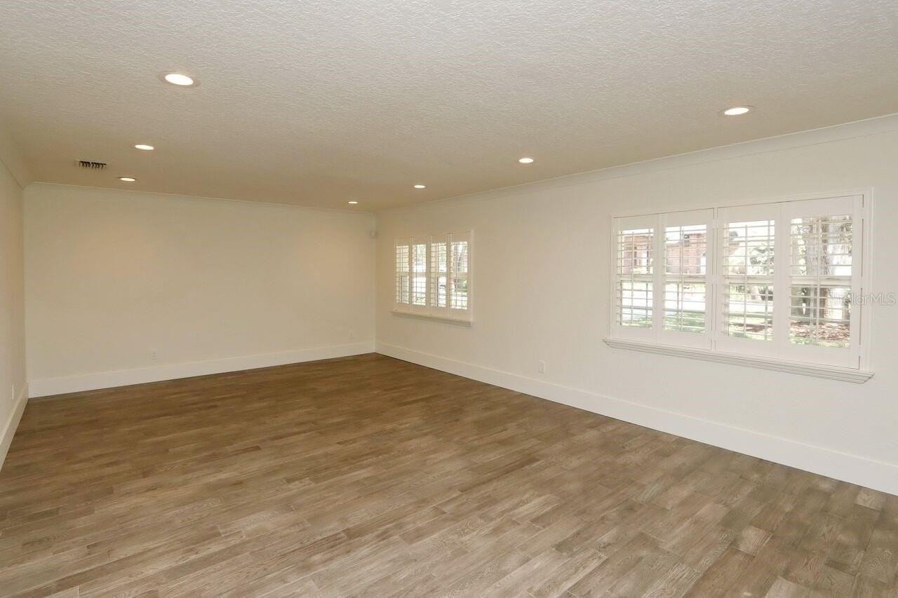 4307 W Roland St - Photo 3 of 26