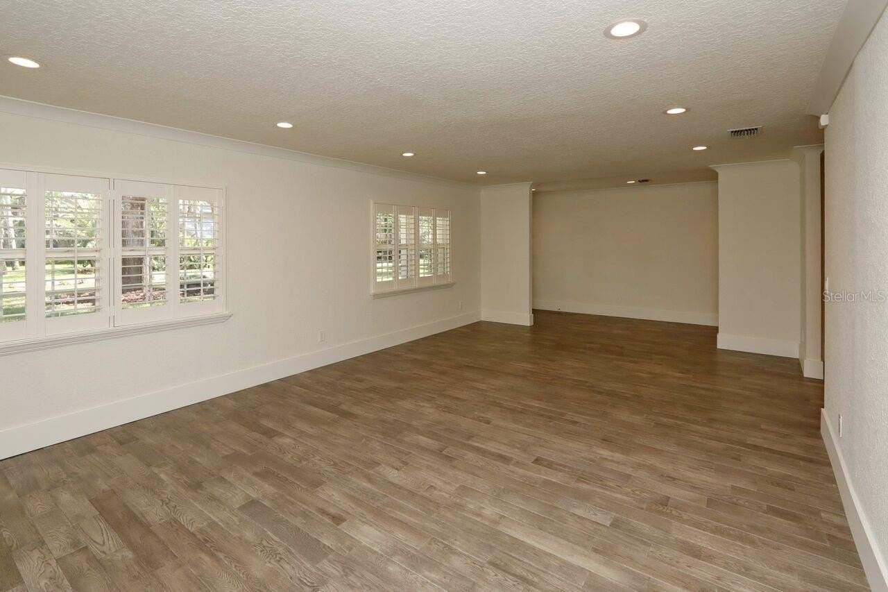 4307 W Roland St - Photo 4 of 26