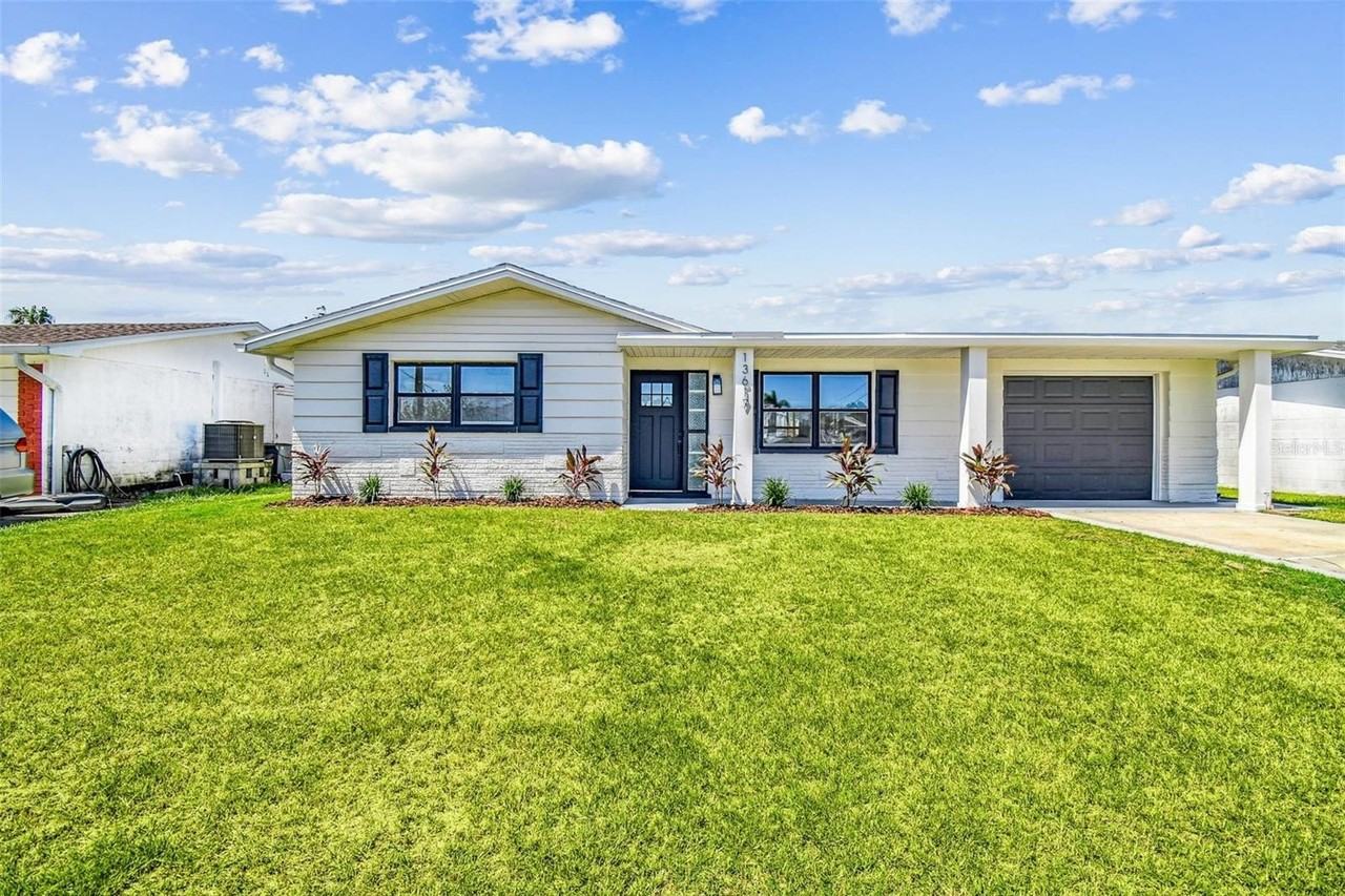 13617 Frances Ave - Photo 3 of 39