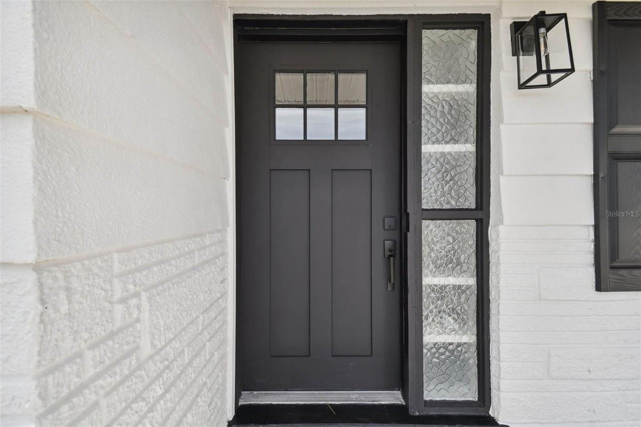 13617 Frances Ave - Photo 6 of 39