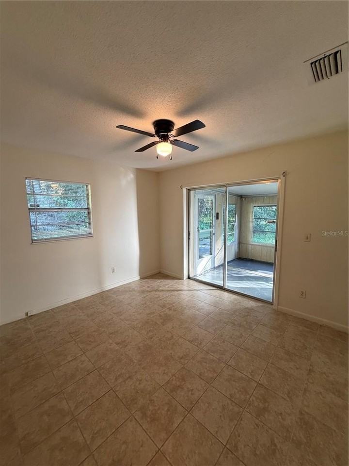 838 E Indiana Ave - Photo 5 of 10