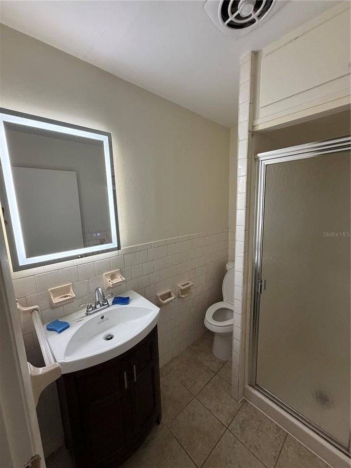 838 E Indiana Ave - Photo 6 of 10