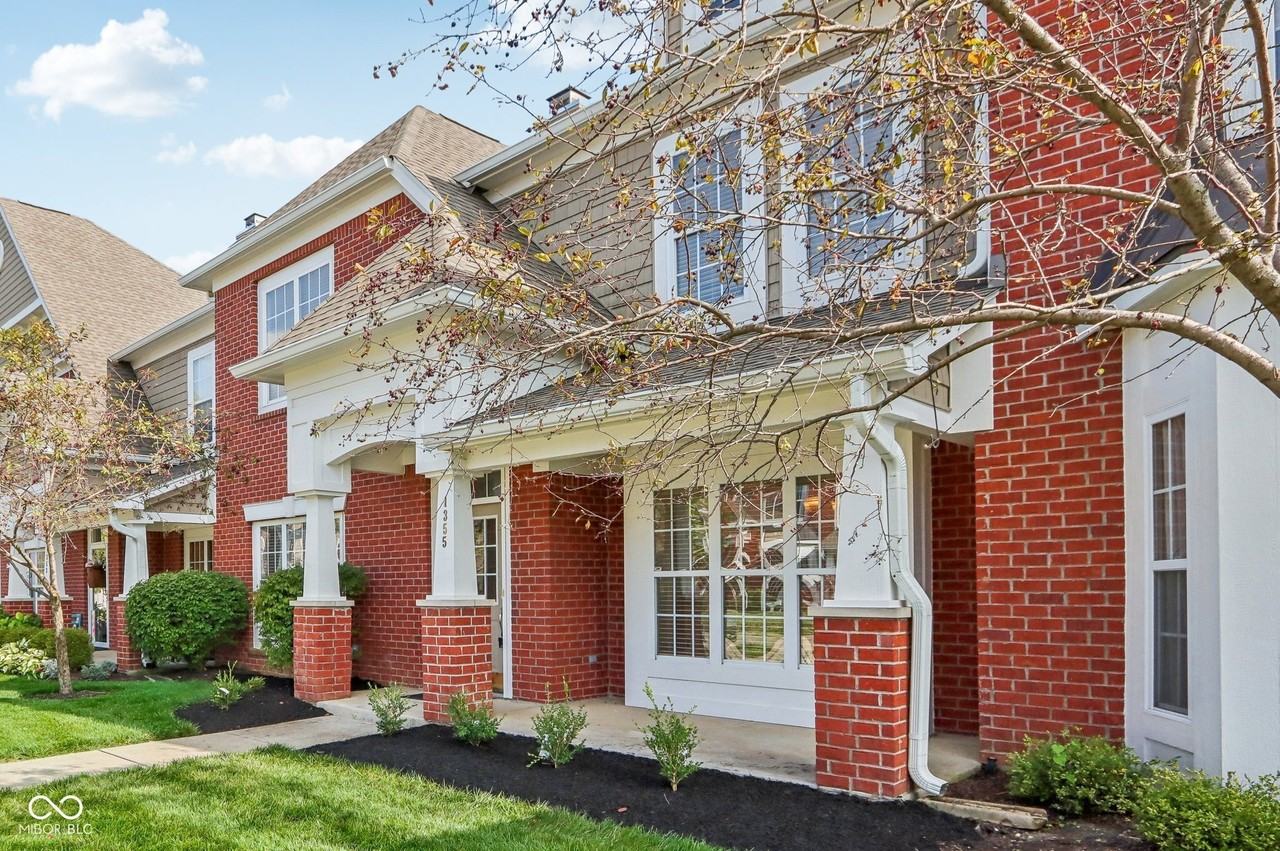 1355 Middlebury Dr - Photo 3 of 33