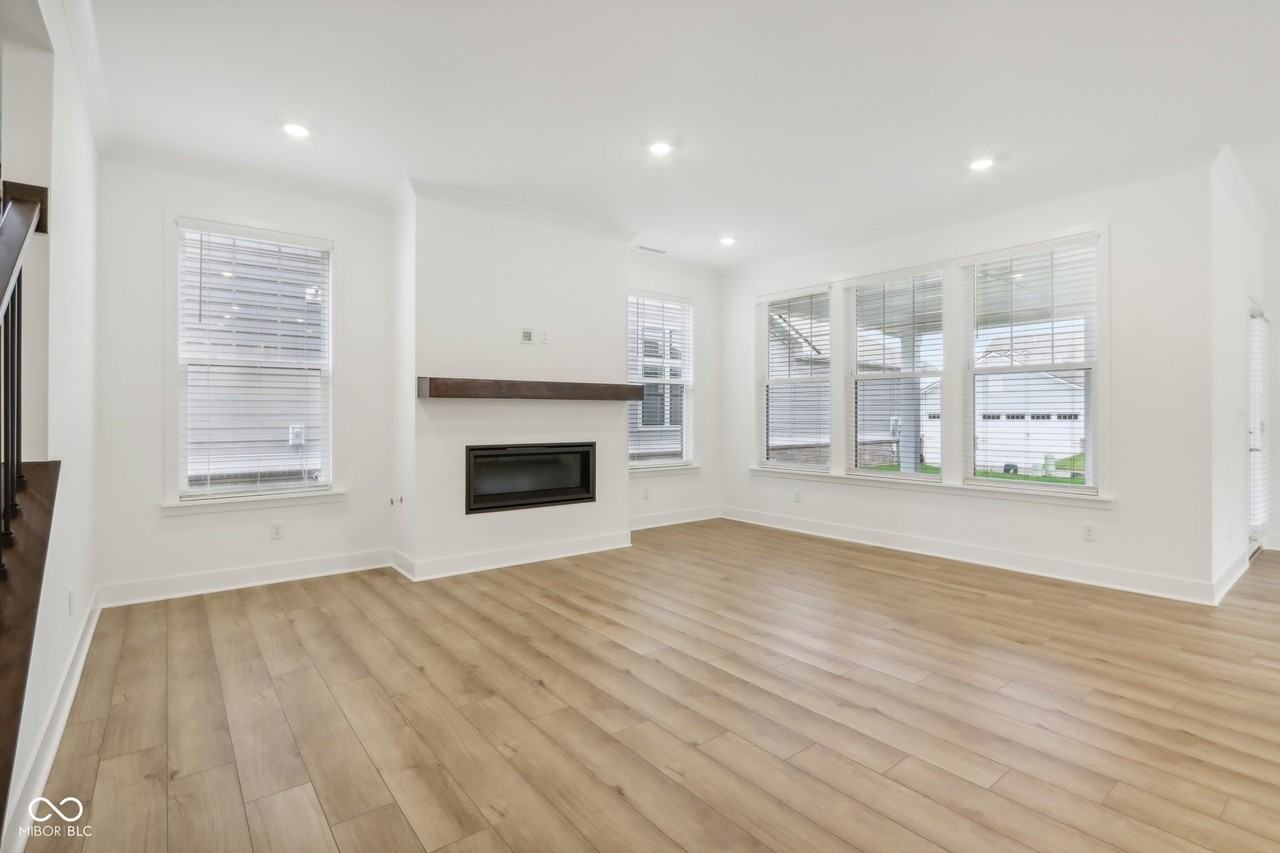 1718 Windrush Pl - Photo 5 of 38