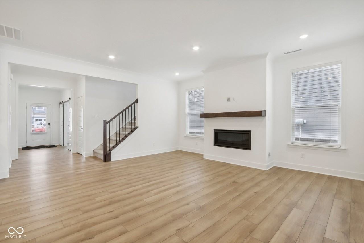 1718 Windrush Pl - Photo 6 of 38