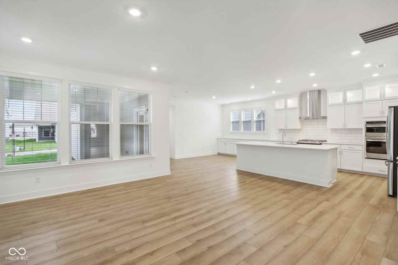 1718 Windrush Pl - Photo 7 of 38