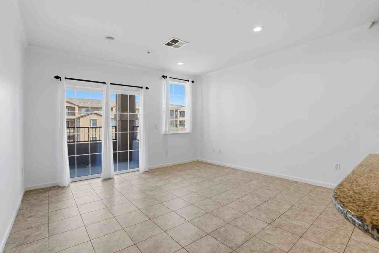 88 N Jackson Ave - Photo 6 of 25