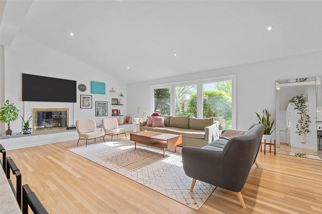 1140 Folkstone Dr - Photo 7 of 17