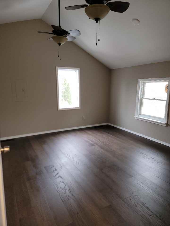 1023 Churchill St #1 - Photo 5 of 7