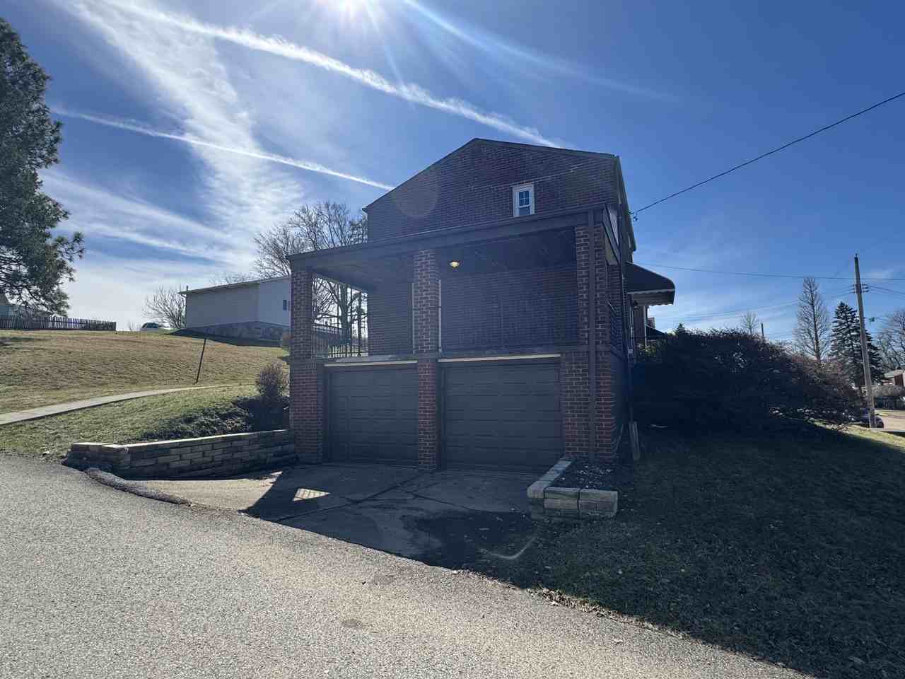 801 Broadway Ave - Photo 2 of 20