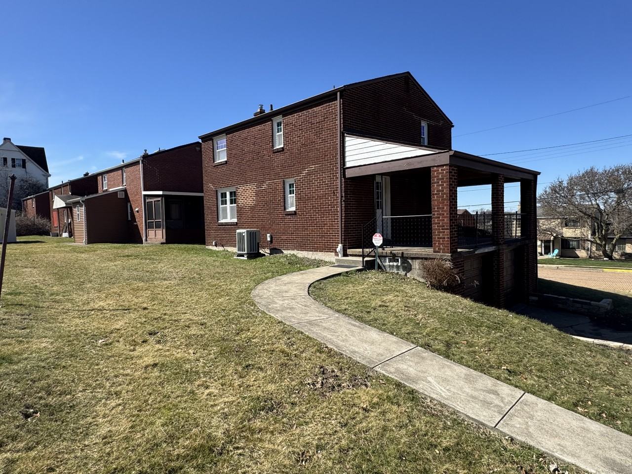 801 Broadway Ave - Photo 3 of 20