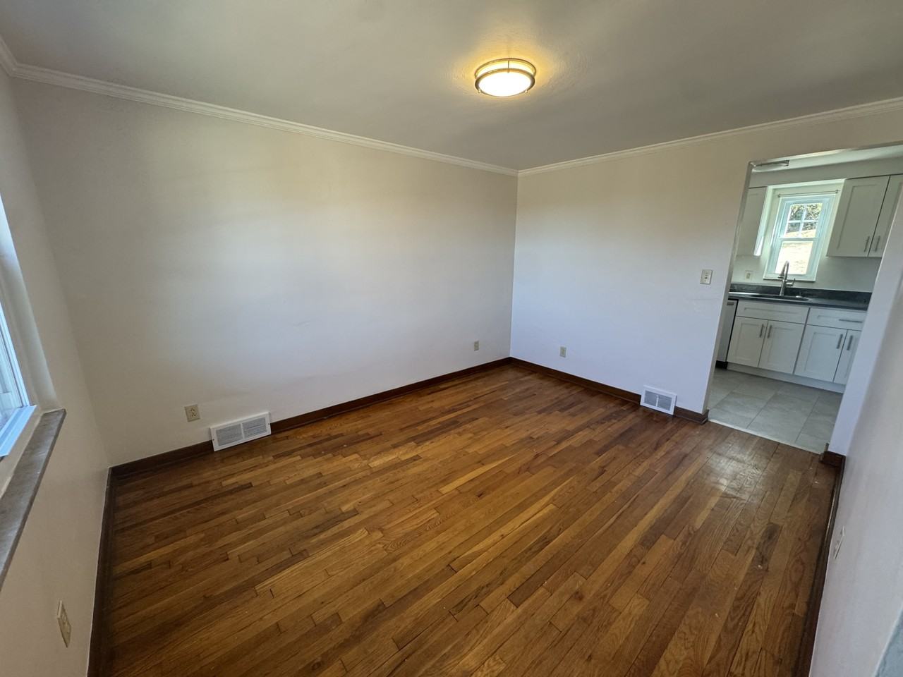 801 Broadway Ave - Photo 7 of 20