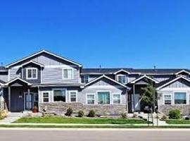 featured image of 700 Finch Dr