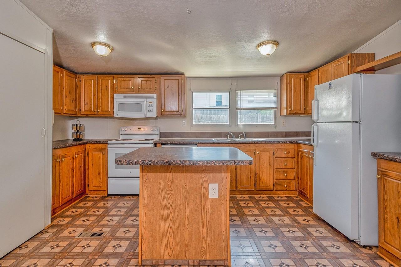 714 Baldwin Ave - Photo 3 of 9