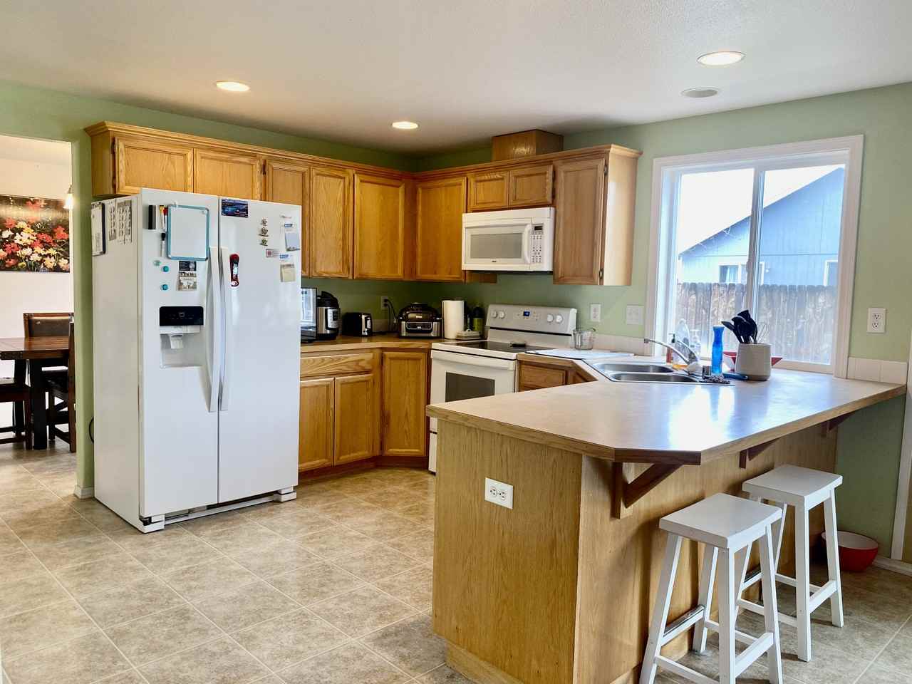 458 Trout Ave - Photo 4 of 12