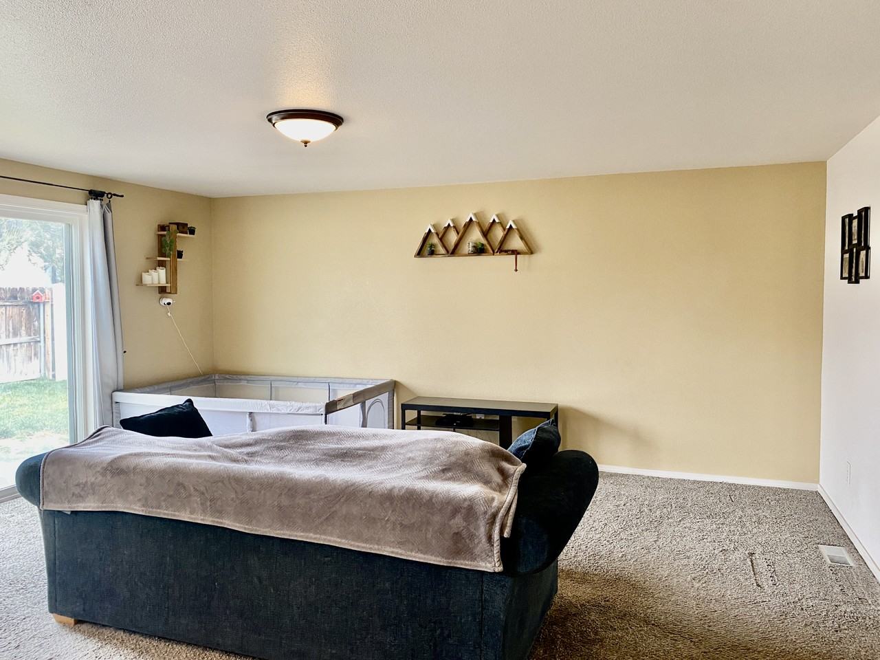 458 Trout Ave - Photo 6 of 12