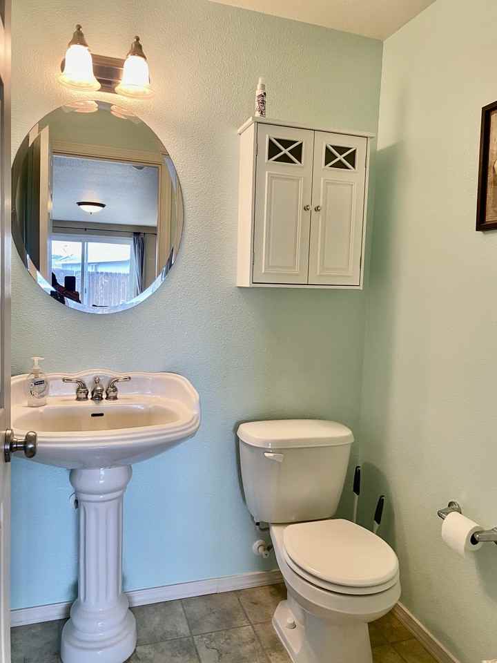 458 Trout Ave - Photo 7 of 12