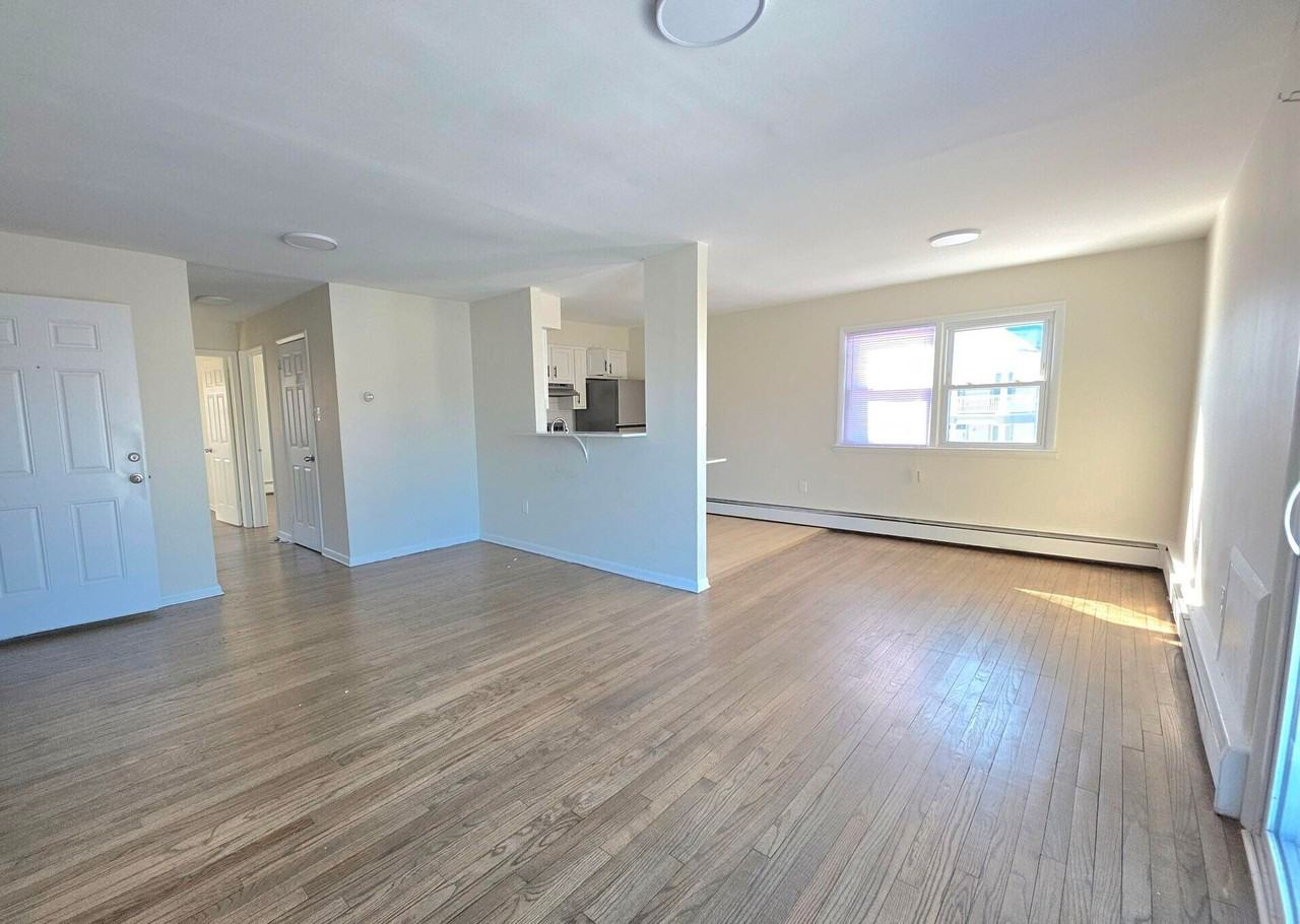 1918 N Arkansas Ave - Photo 2 of 9