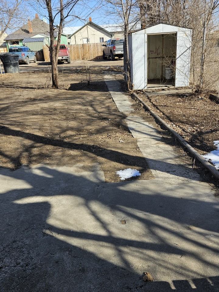 1037 2nd St - Photo 2 of 17