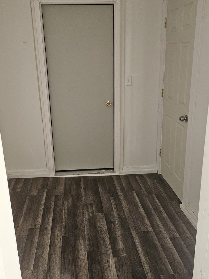 1037 2nd St - Photo 3 of 17