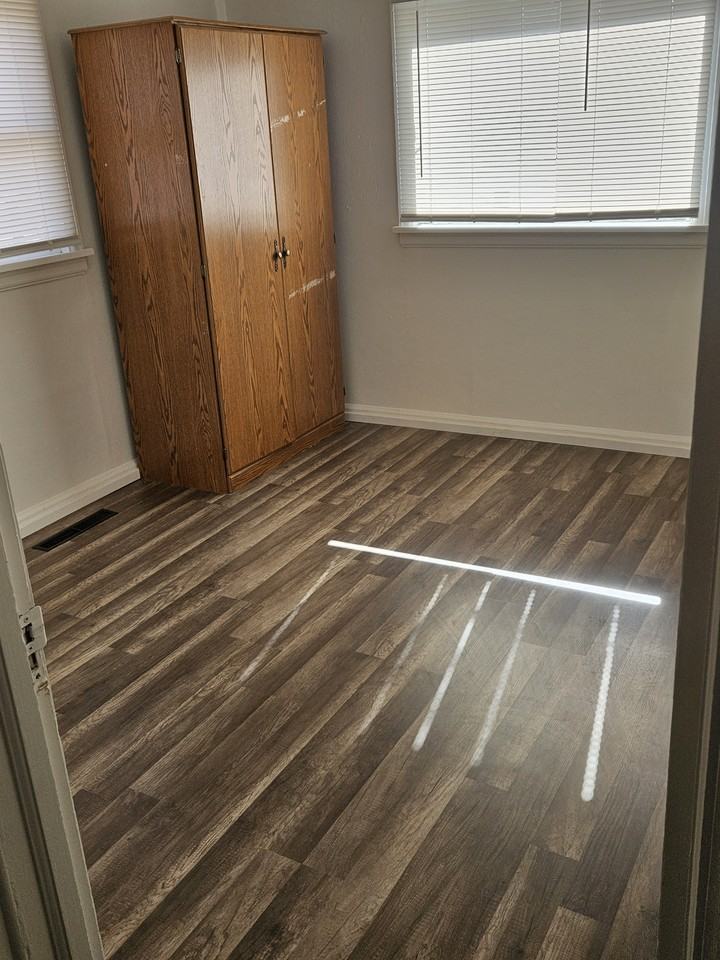 1037 2nd St - Photo 7 of 17