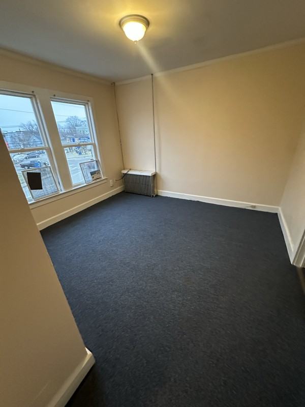 51 College St #2 - Photo 3 of 10