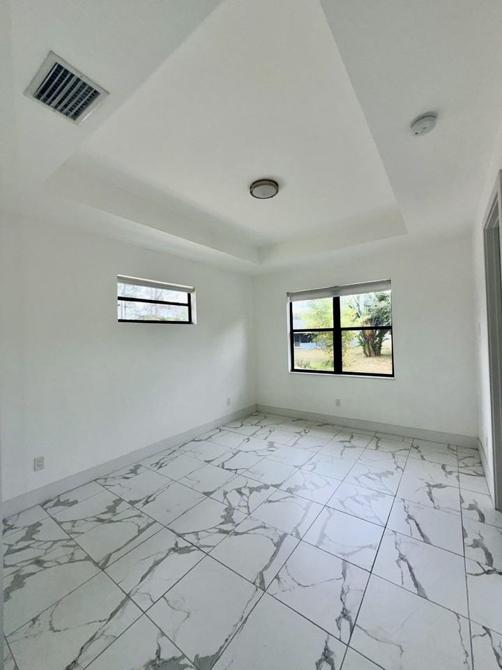 4128 Barbarossa Ave - Photo 3 of 20