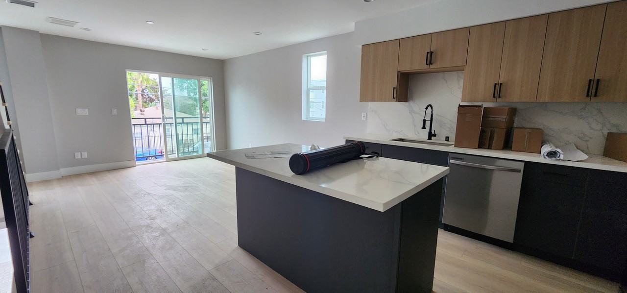 5729 Klump Ave - Photo 2 of 16