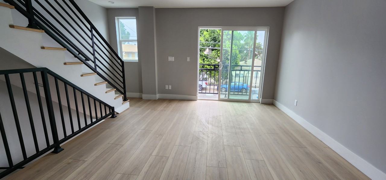 5729 Klump Ave - Photo 4 of 16