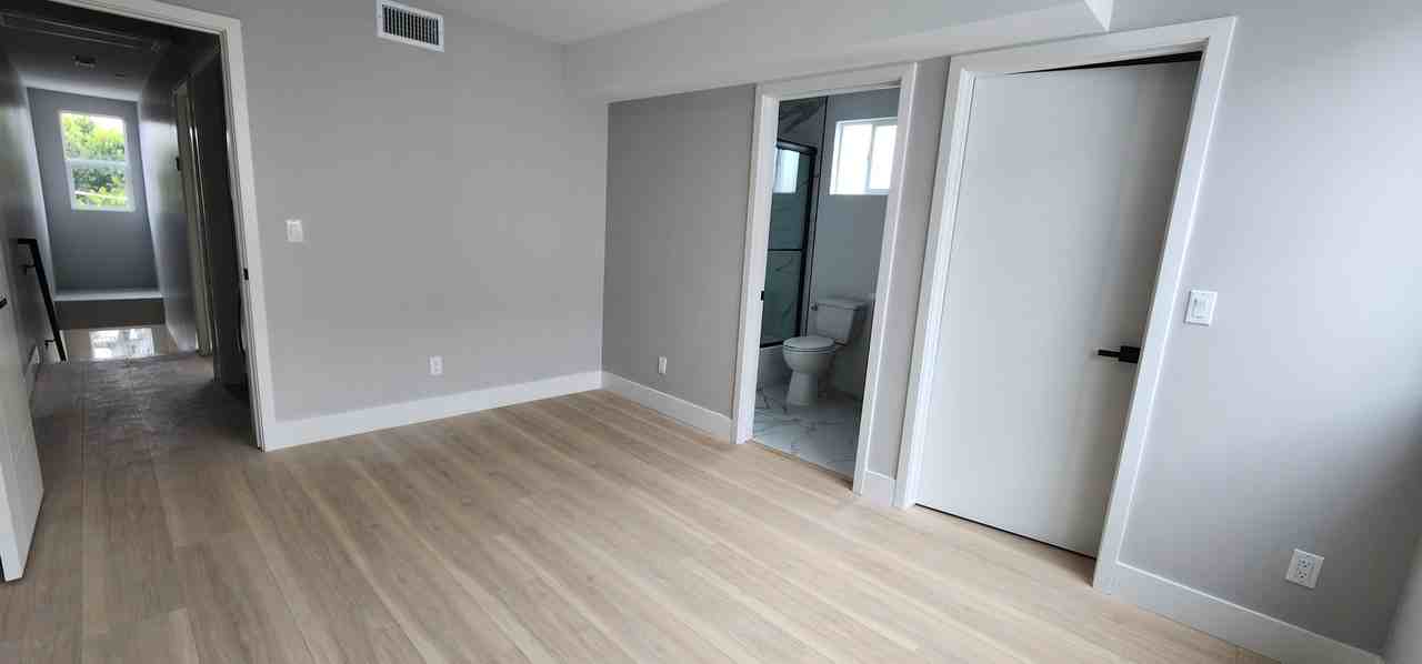 5729 Klump Ave - Photo 6 of 16