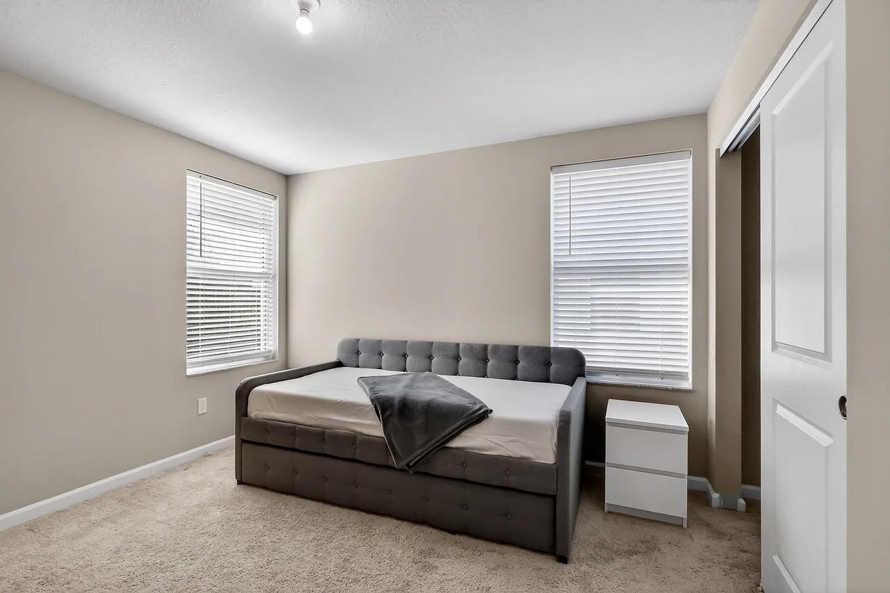 1721 Lindley St - Photo 7 of 15