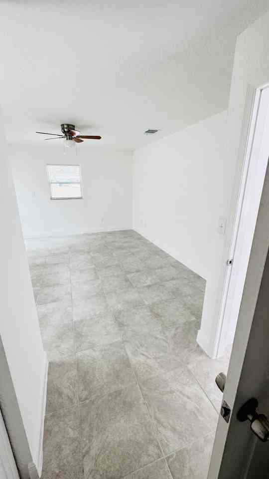 225 Rail Ave - Photo 6 of 20