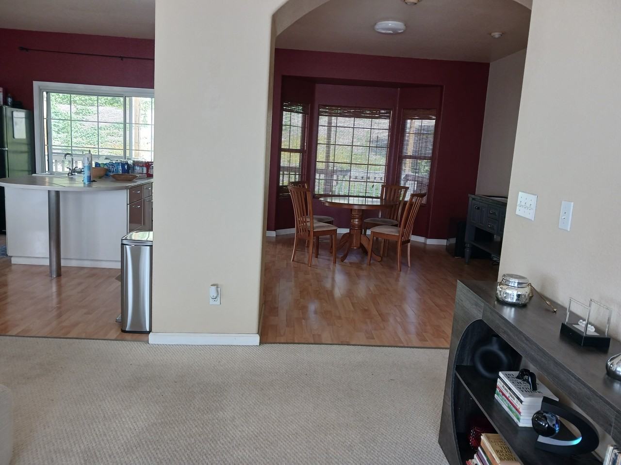 10072 Roseview Dr - Photo 4 of 12