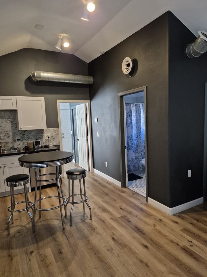 1117 E Garfield St - Photo 2 of 5