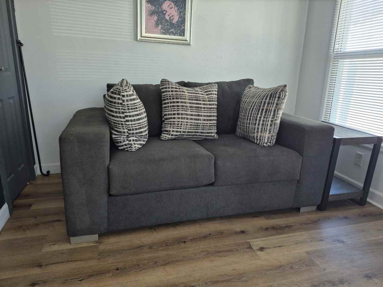 1117 E Garfield St - Photo 3 of 5