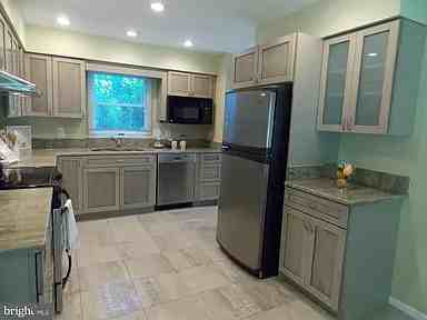 9415 Monroe St - Photo 6 of 17