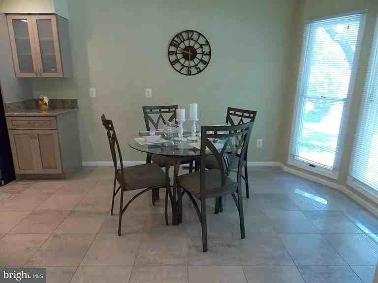 9415 Monroe St - Photo 7 of 17