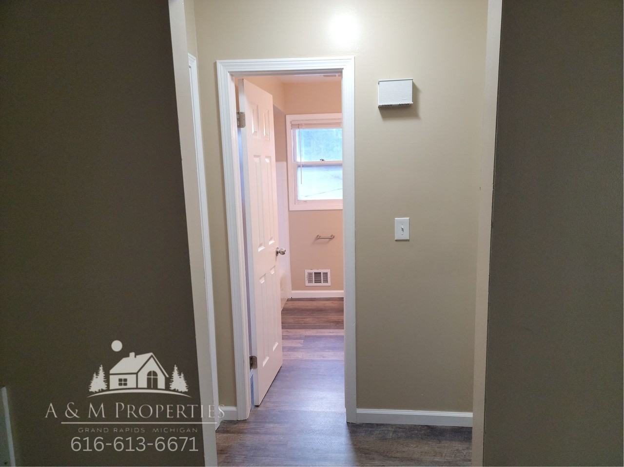 5809 Christie Ave Se - Photo 6 of 18