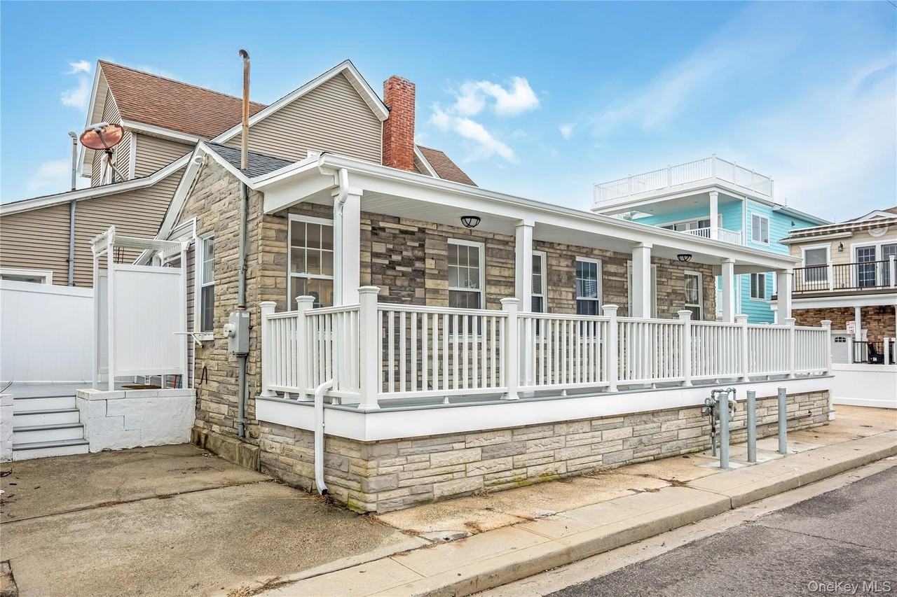 195 Oceanview St - Photo 2 of 16