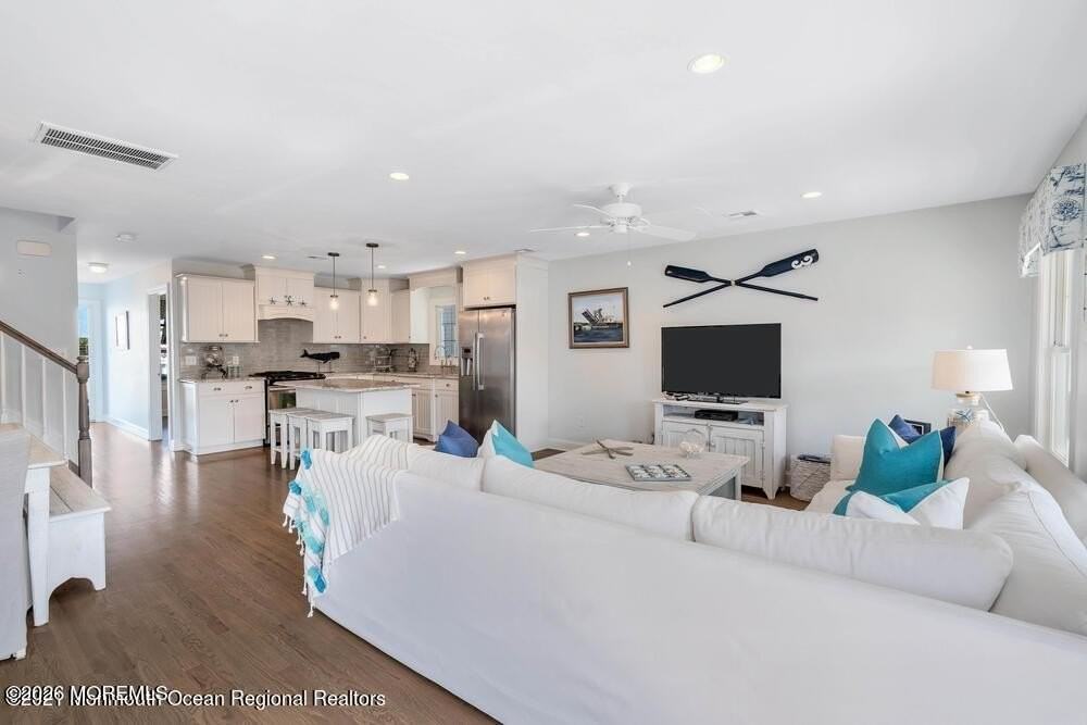 265 1st Ave - Photo 4 of 21