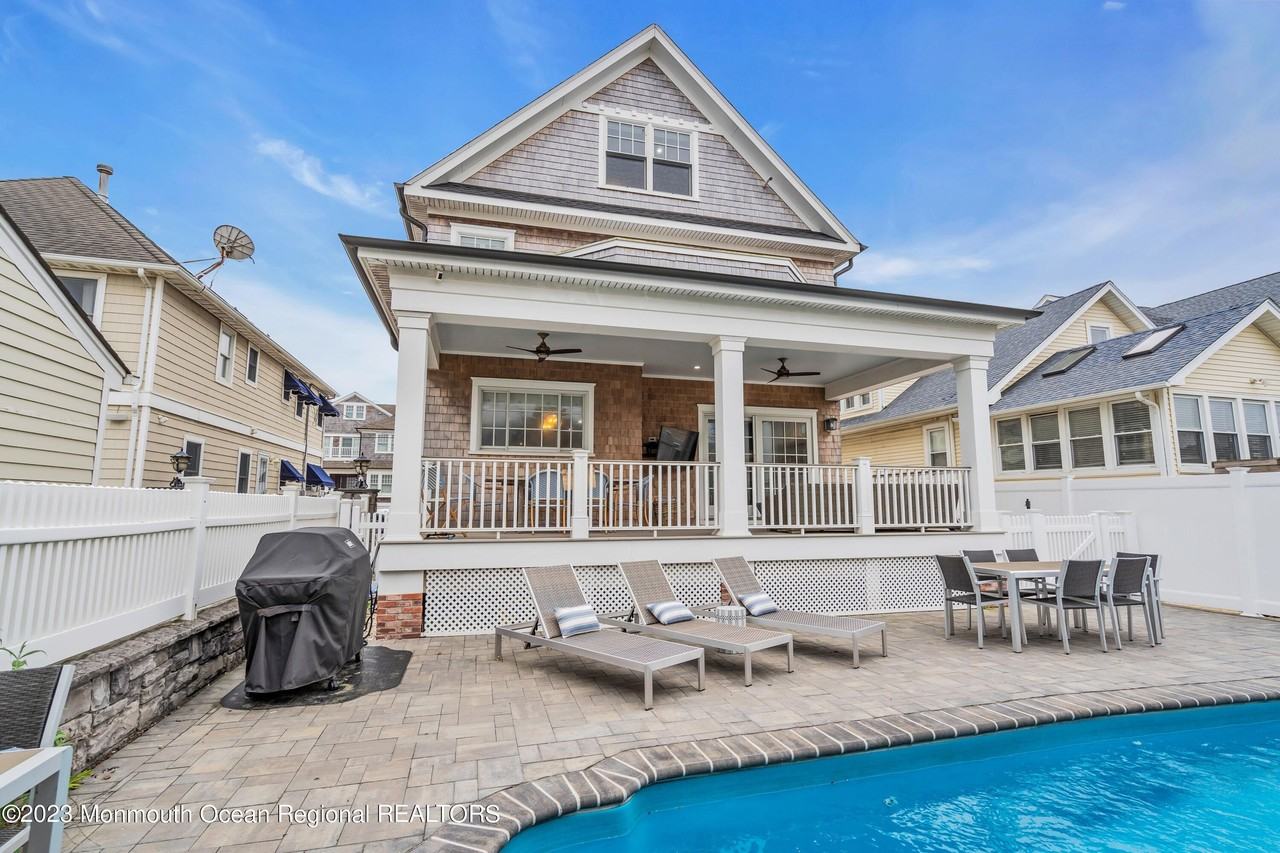 32 3rd Avenue - Photo 2 of 12