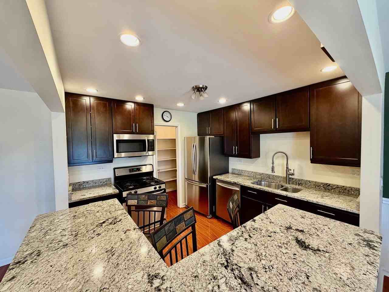 601 Eastview Ct Unit V1 - Photo 7 of 19