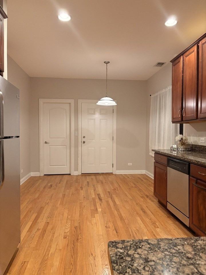 5924 N Milwaukee Ave Unit 3 - Photo 5 of 13