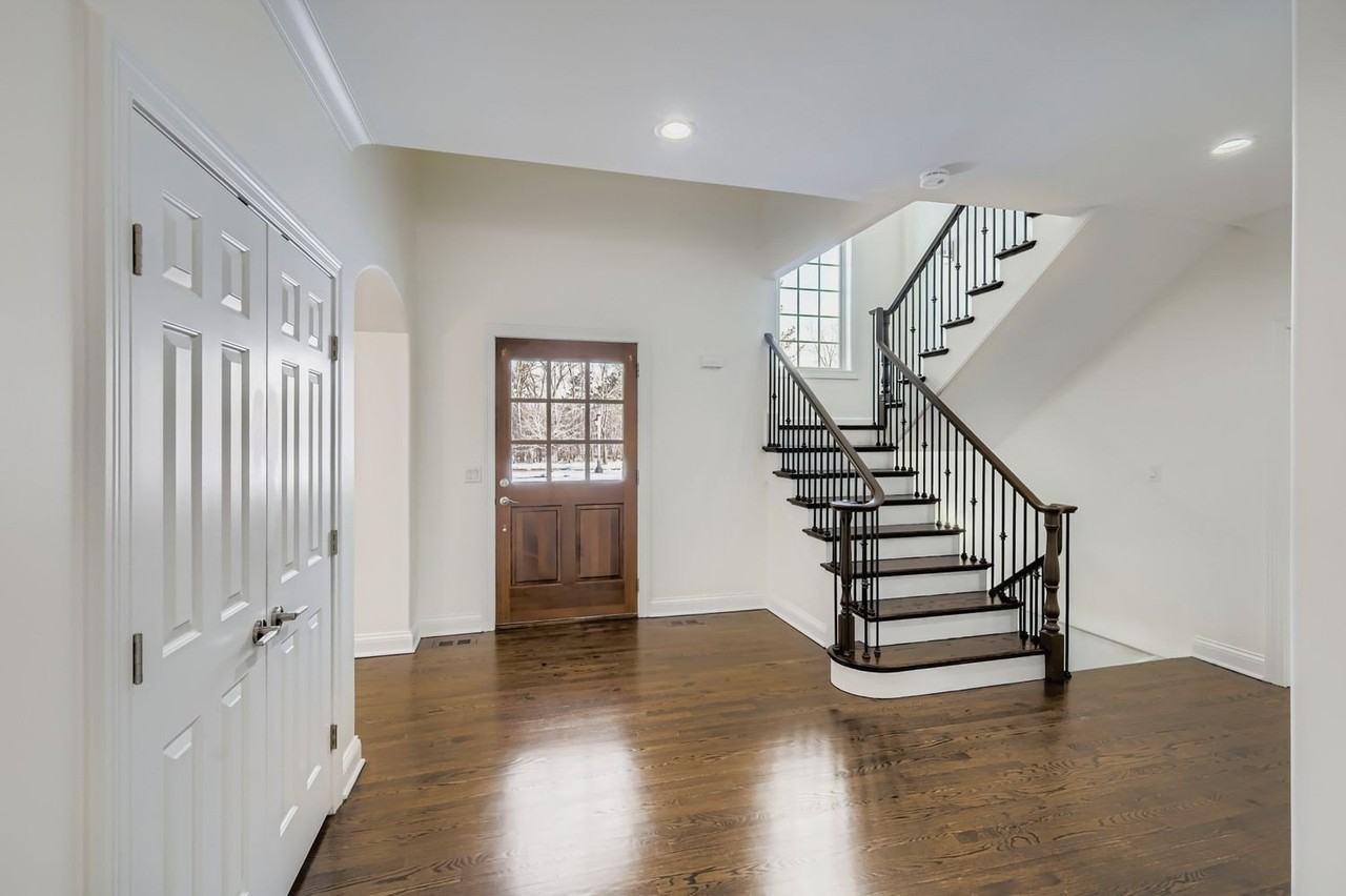 1161 Gavin Ct - Photo 5 of 50