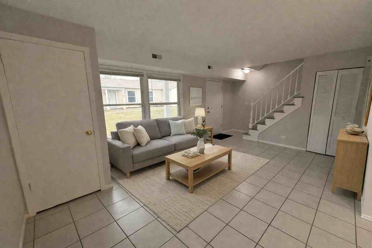 2167 N Heather Ln Unit 2167 - Photo 3 of 26