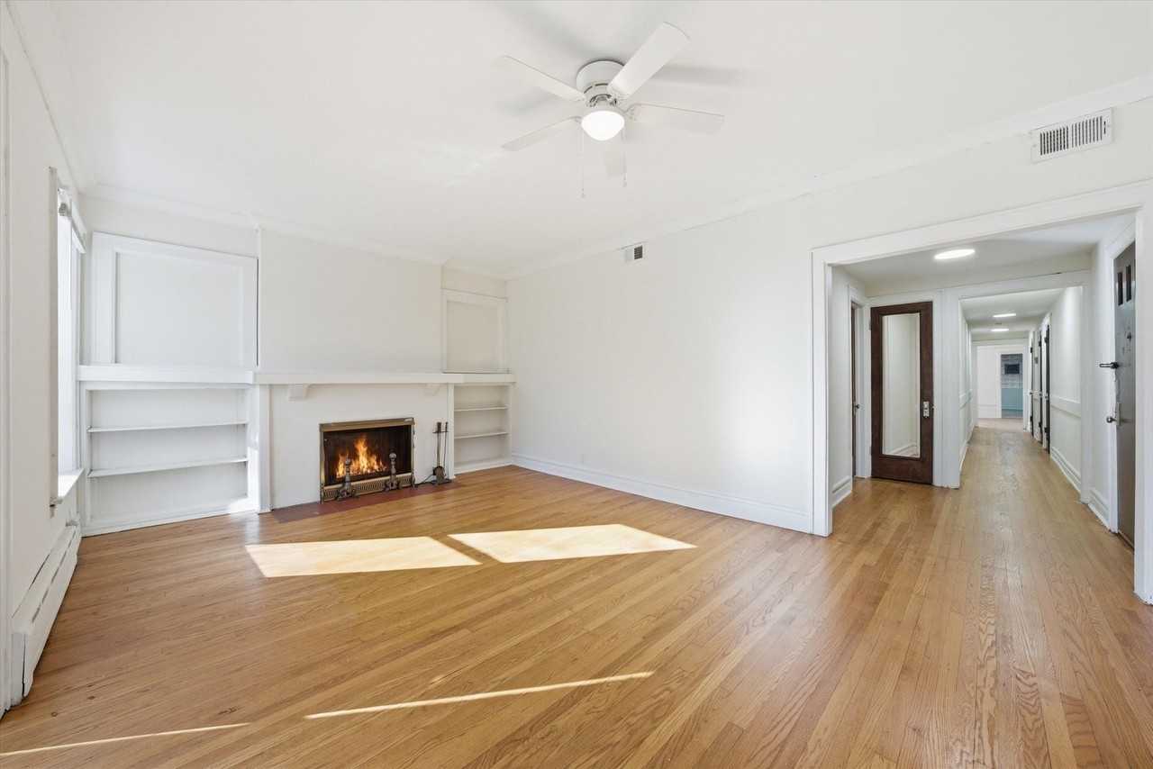 5212 S Ingleside Ave Unit 2 - Photo 5 of 23