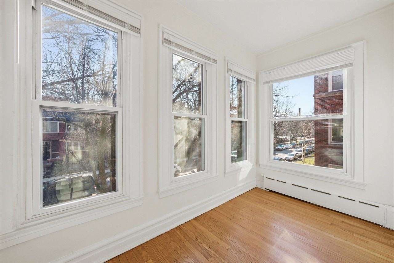 5212 S Ingleside Ave Unit 2 - Photo 7 of 23